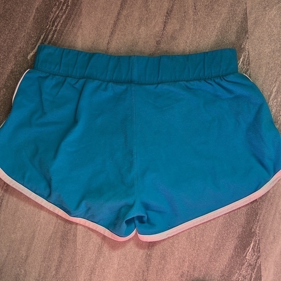 Light blue hot shorts 3” Reebok size medium - Picture 5 of 11